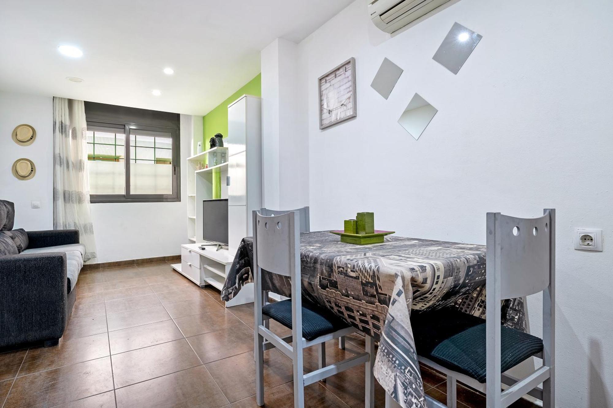 Vendrell Centre Apartment เอลเวนเดรล ภายนอก รูปภาพ